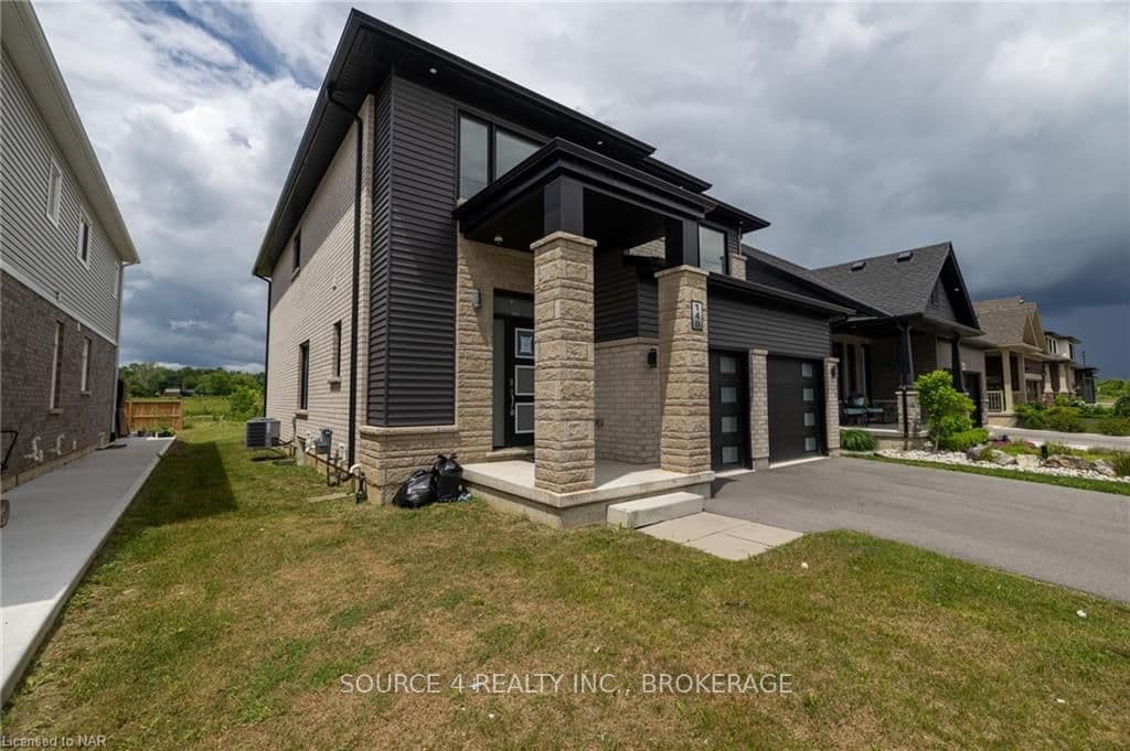 140 SUSAN Drive photo 3