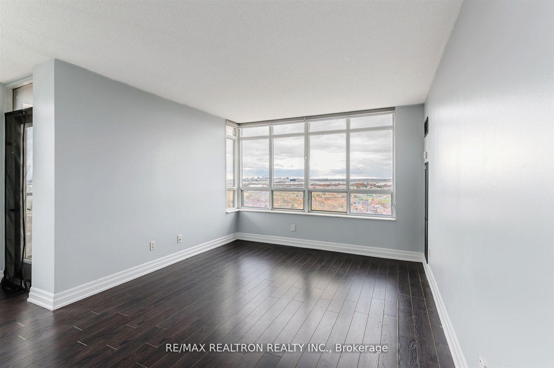 710 Humberwood Boulevard Unit 2212 photo 12