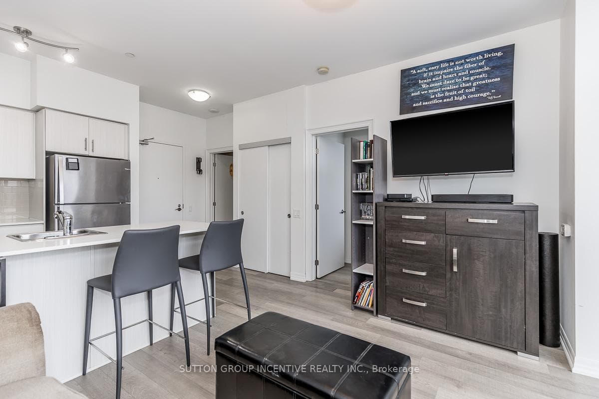 111 Worsley Street Unit 304 photo 9