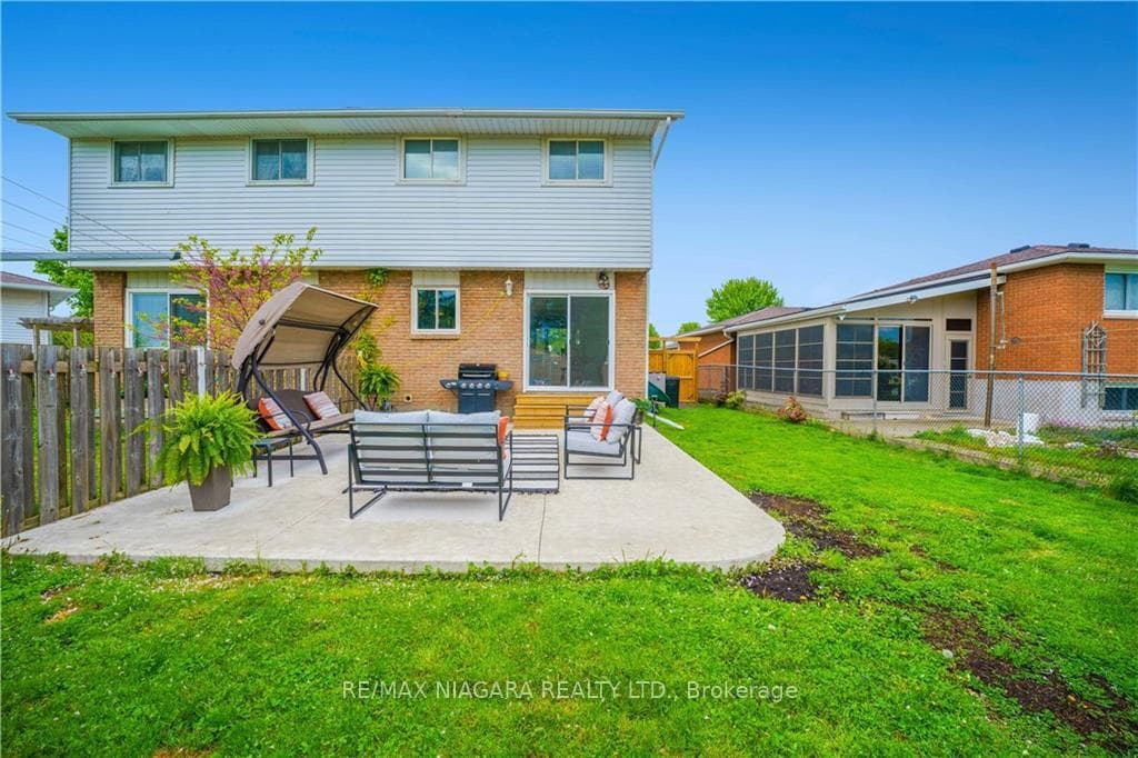 7715 Ronnie Crescent photo 31