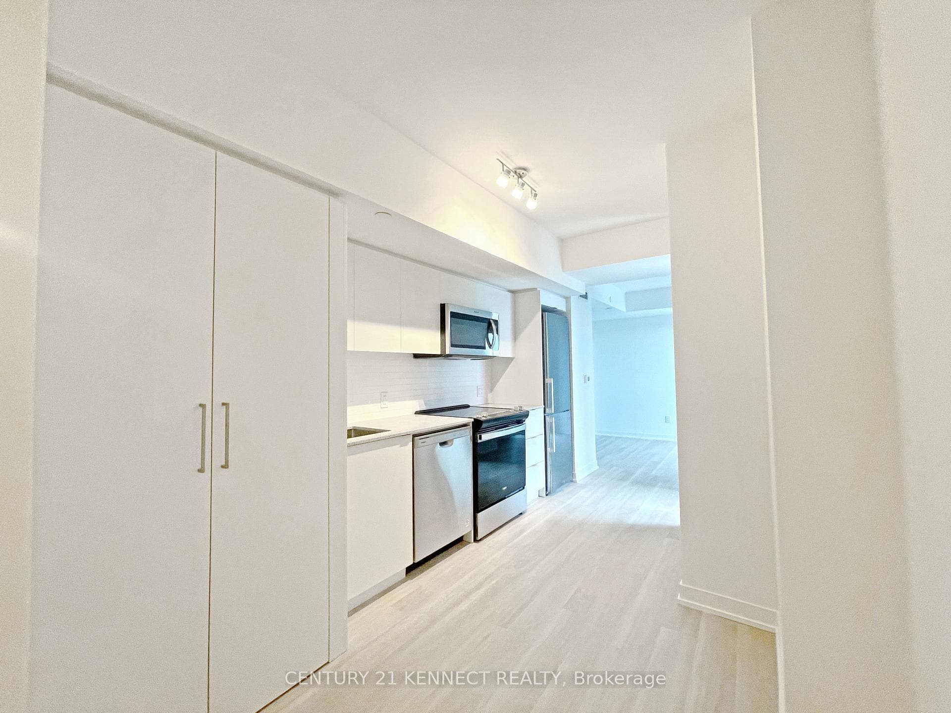 500 Wilson Avenue Unit 913 photo 8