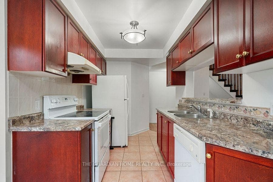 28 Rosebank Drive Unit 705 photo 8