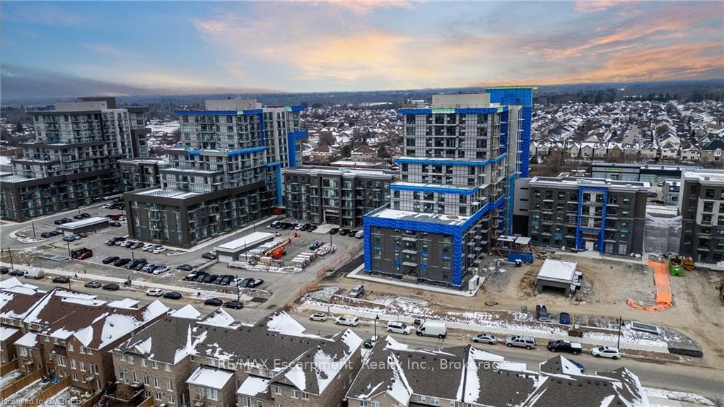 470 DUNDAS Street Unit 210 photo 5