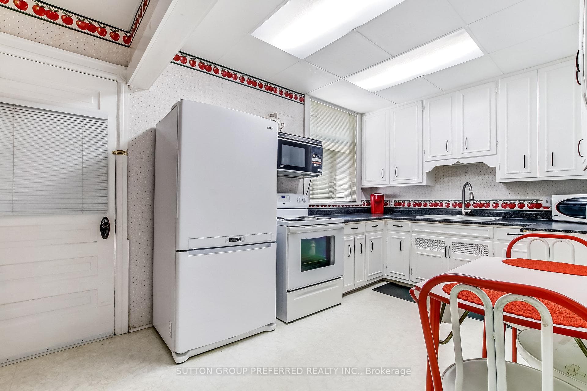 63 SOUTHWICK Street photo 12