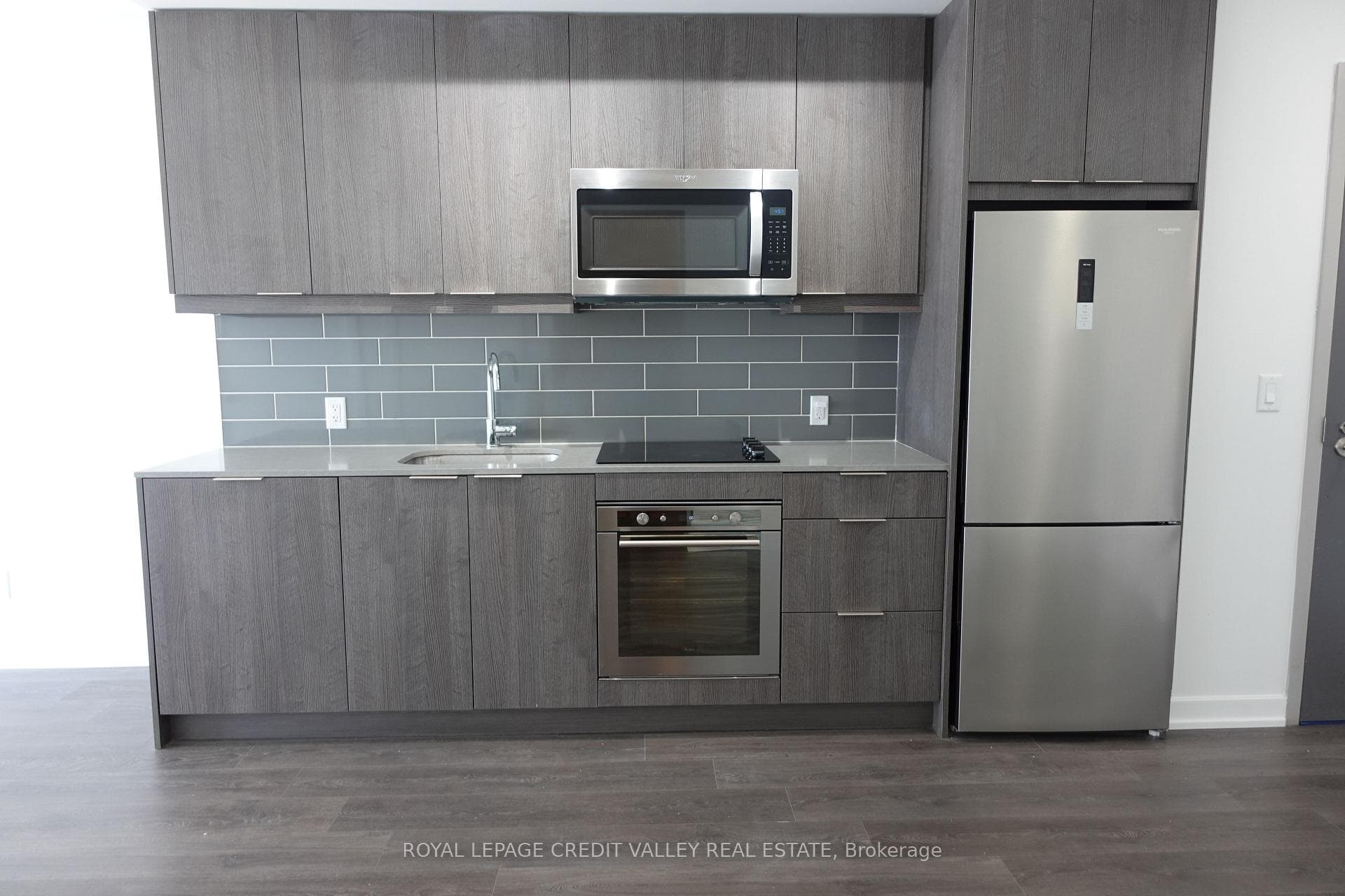 32 Forest Manor Road Unit 401 photo 15