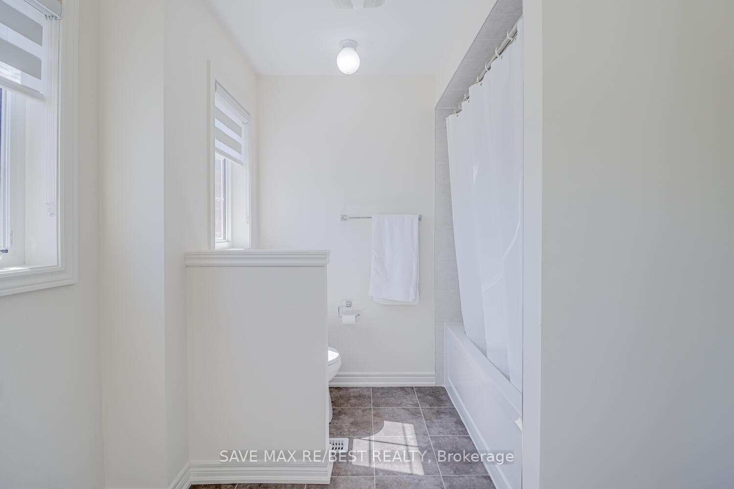 14 Oxendon Road photo 30