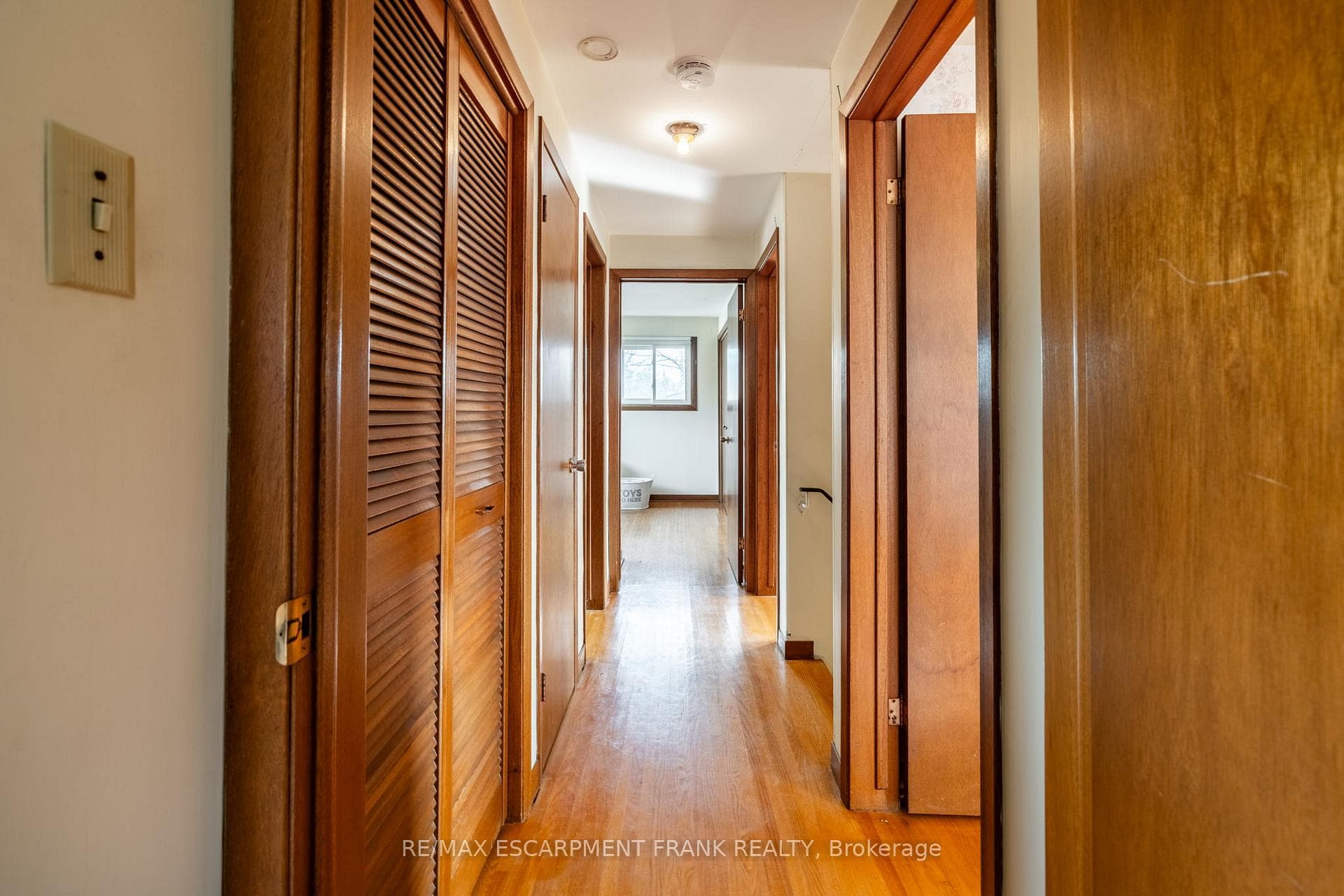 147 LLOYMINN Avenue photo 35