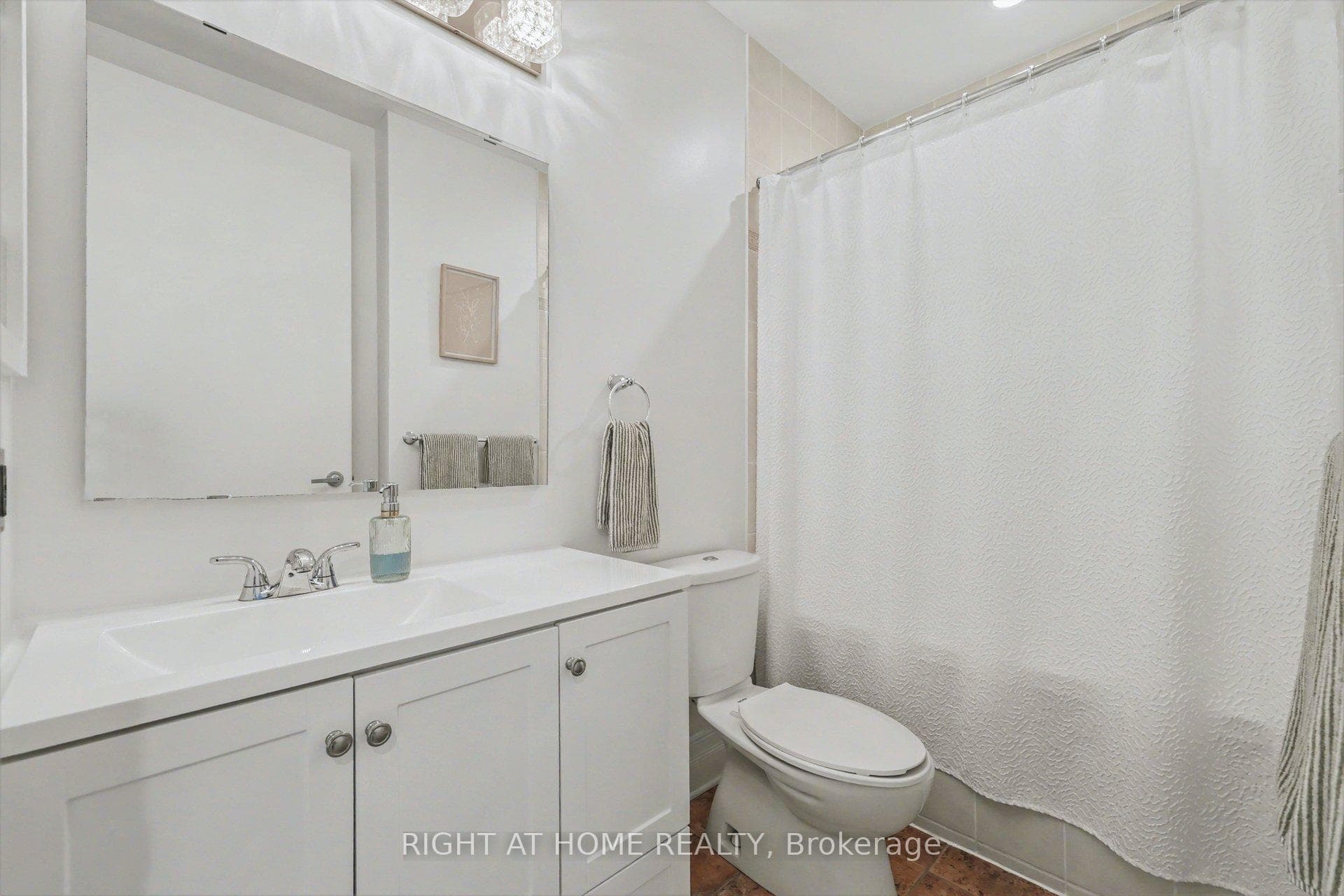 330 Loretta Avenue Unit 810 photo 19