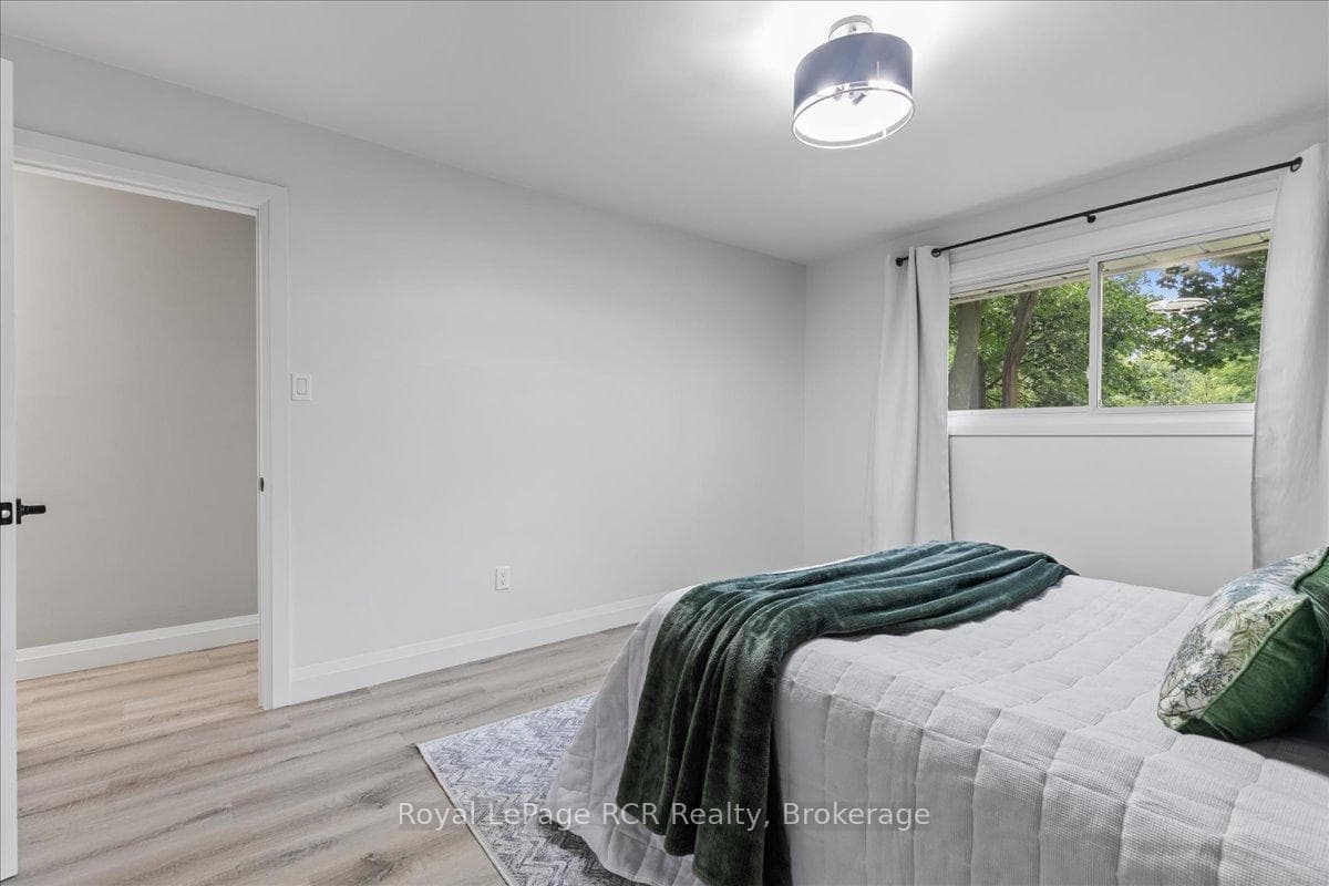 236 Normanby Street photo 24