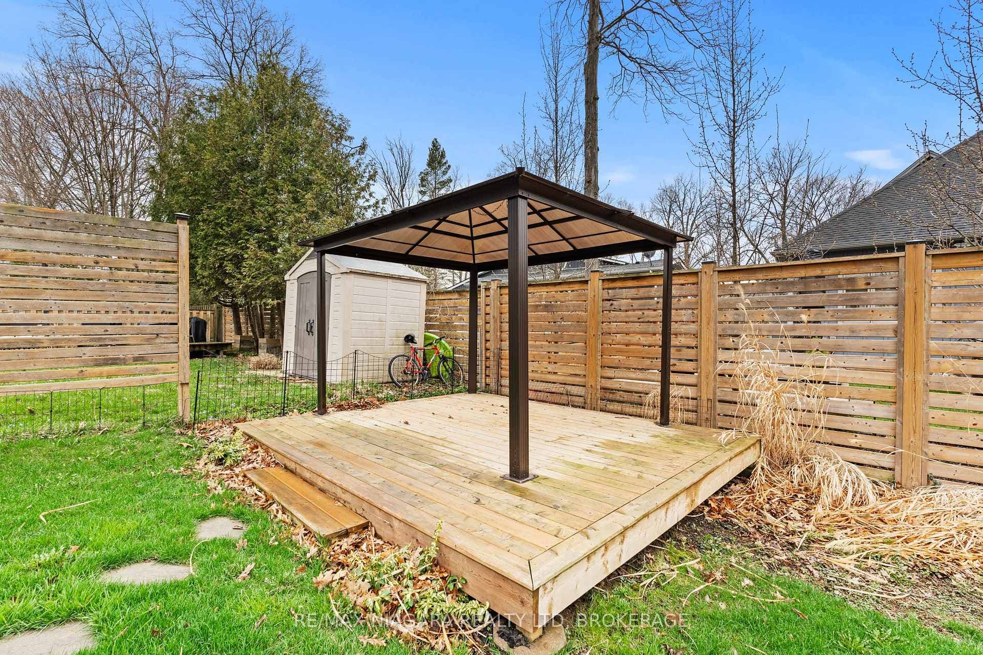 12 OAK Drive photo 38
