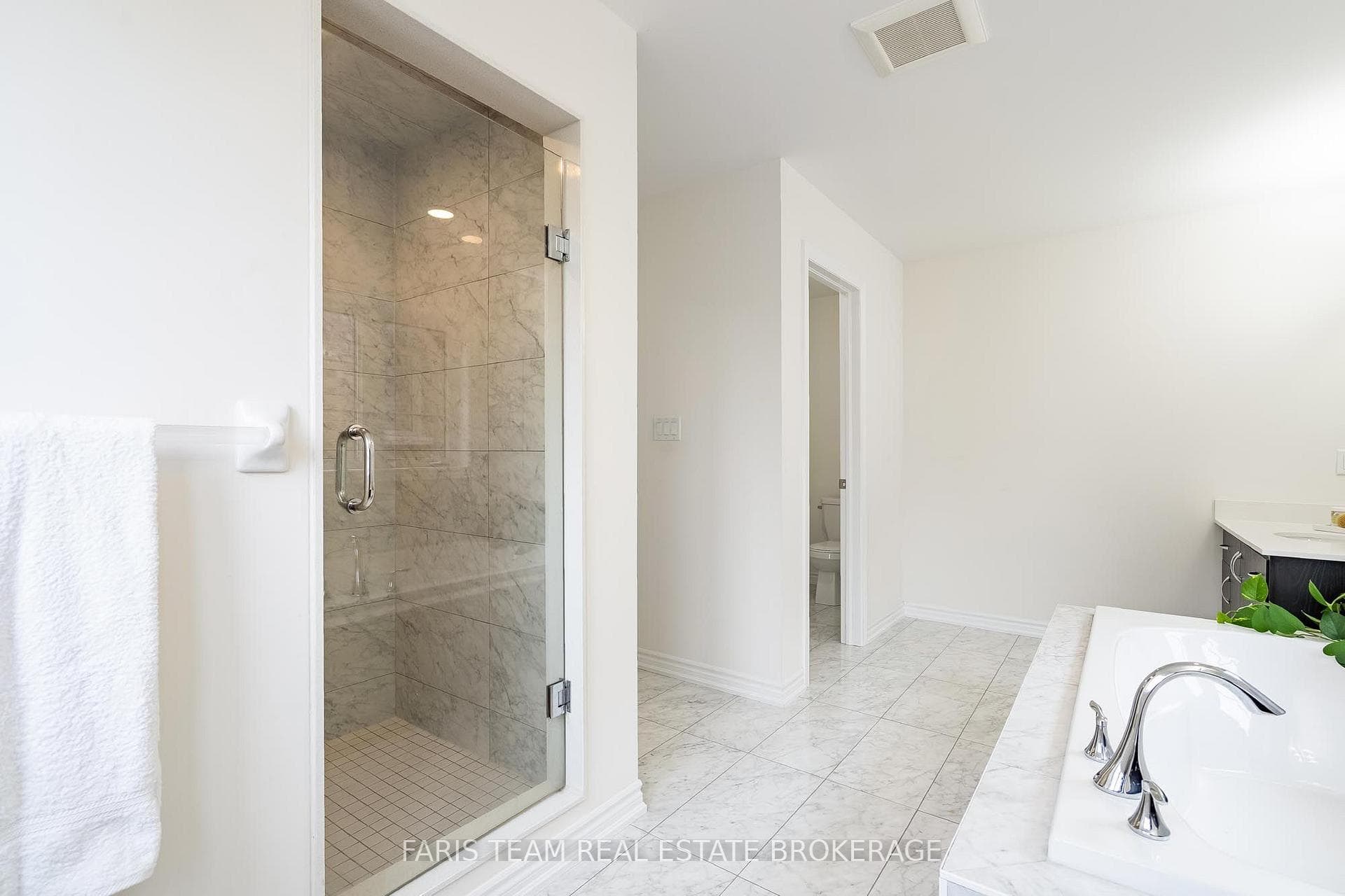 2263 Lozenby Street photo 25
