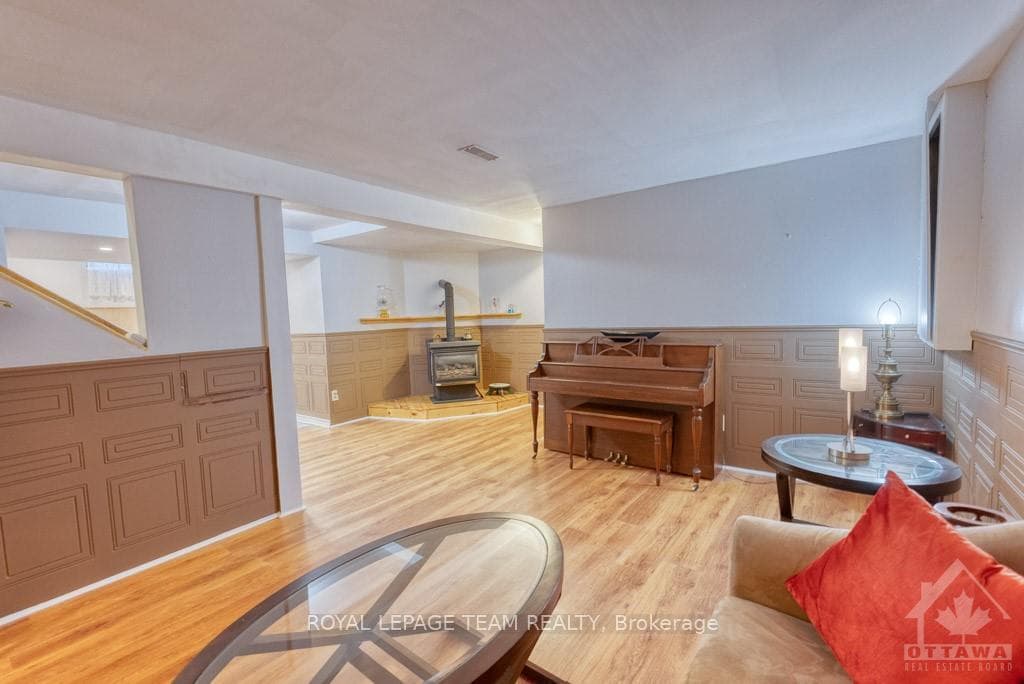 51 CASTLEFRANK Road photo 17