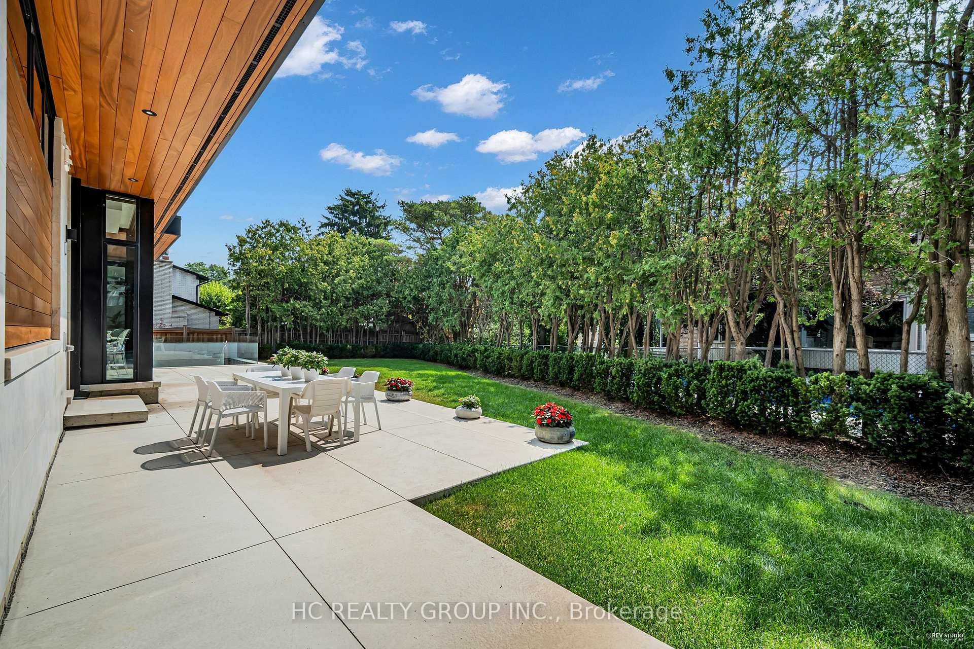7 Whitelaw Court photo 45
