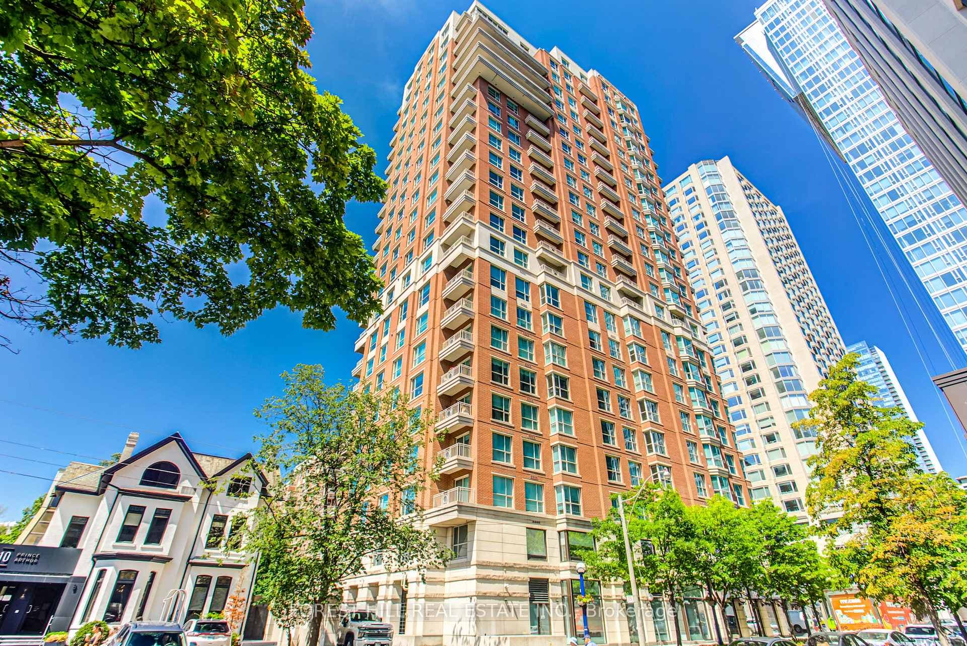 38 Avenue Road Unit 201 photo 2