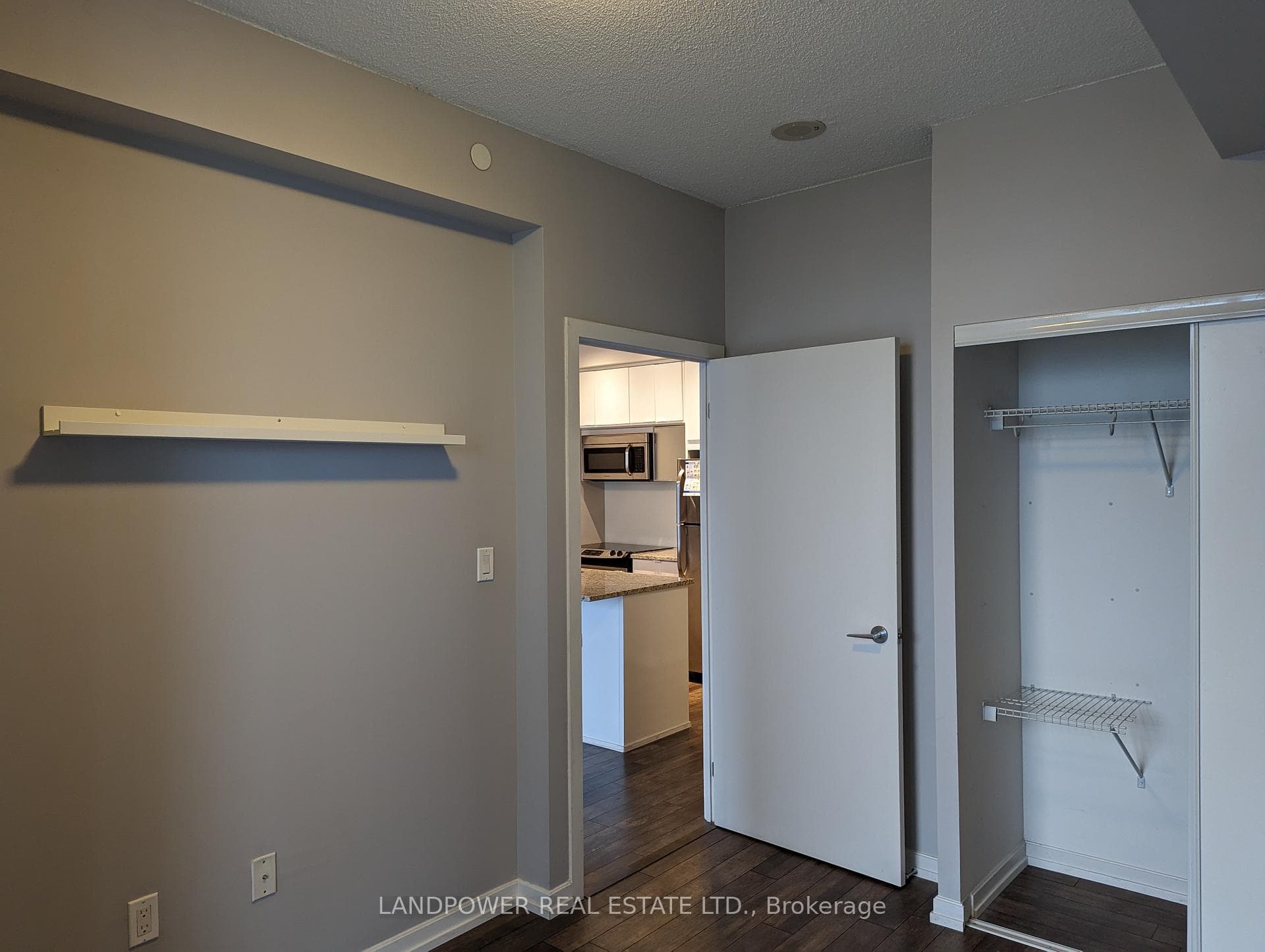62 Forest Manor Road Unit 902 photo 6