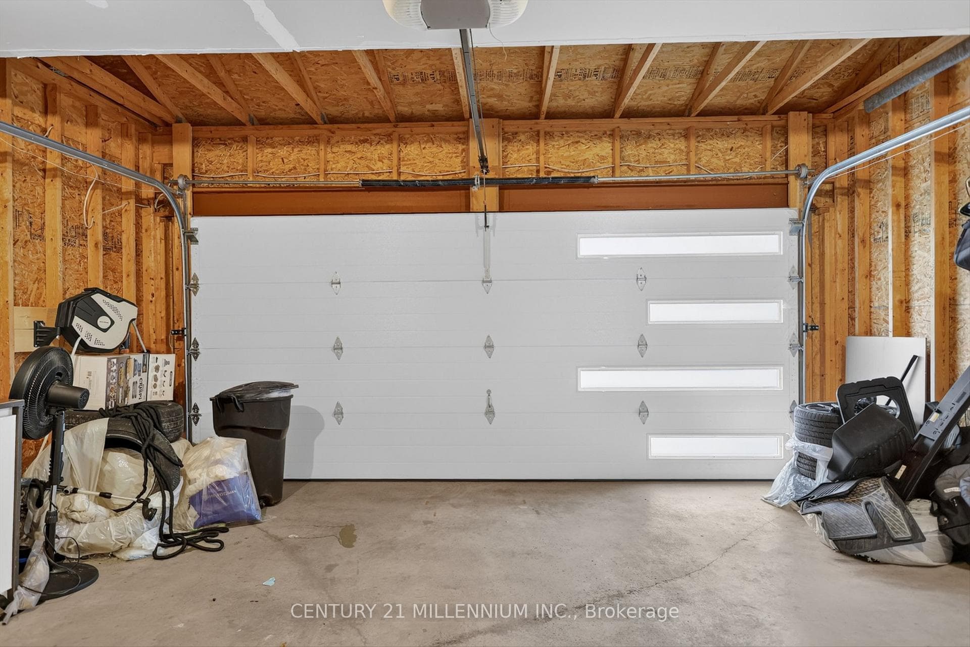 225 Lorne Court photo 27