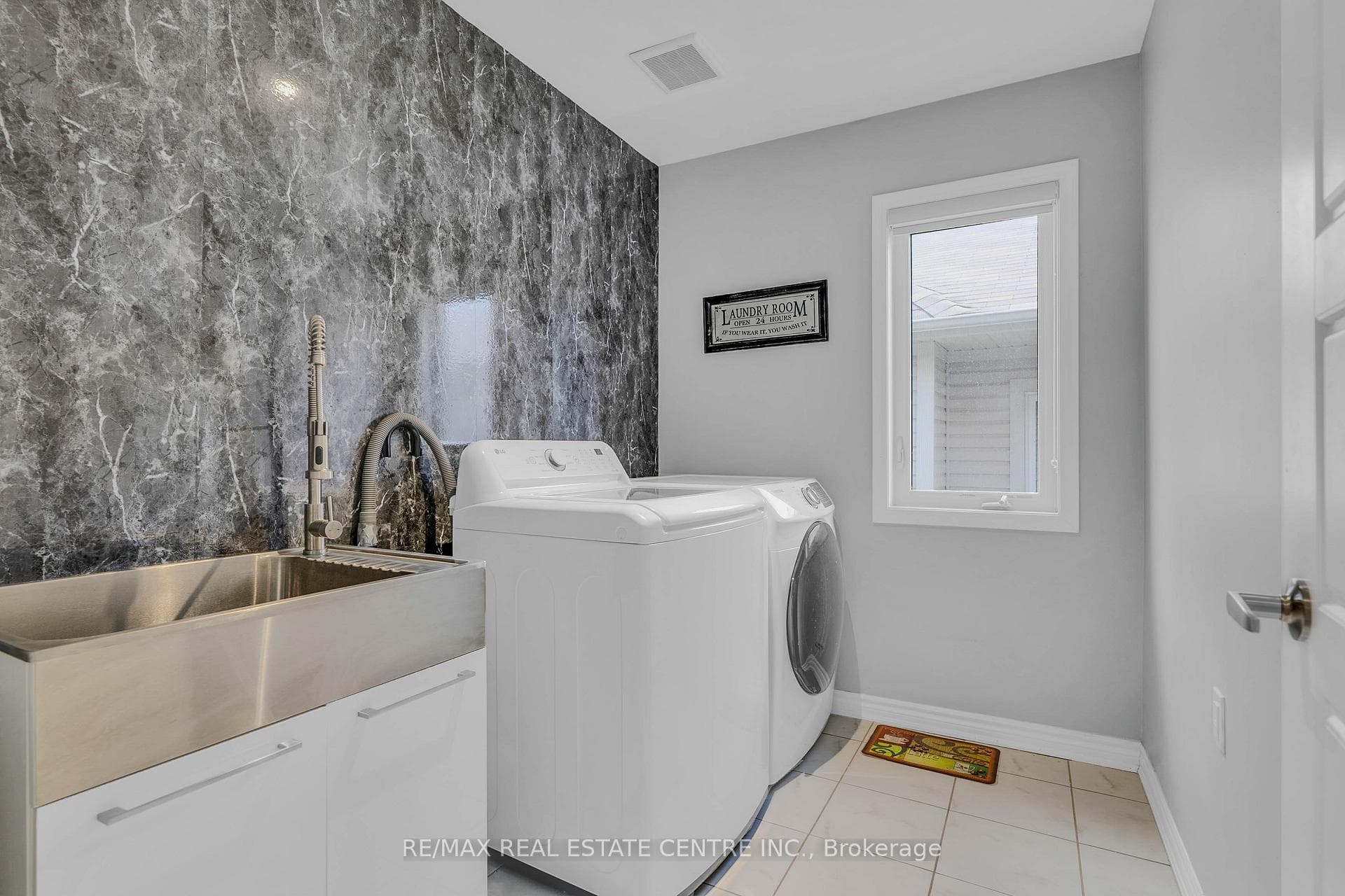 460 Equestrian Way photo 32