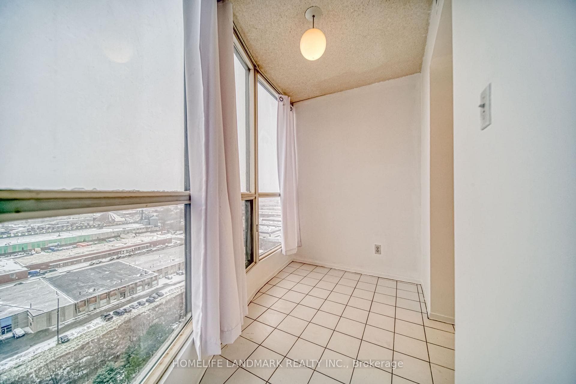 1470 Midland Avenue Unit 1802 photo 18