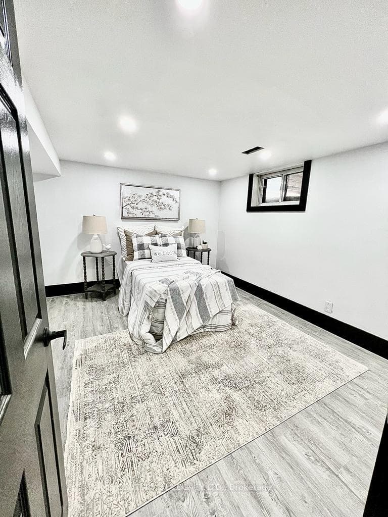 47 Mossbank Drive photo 27