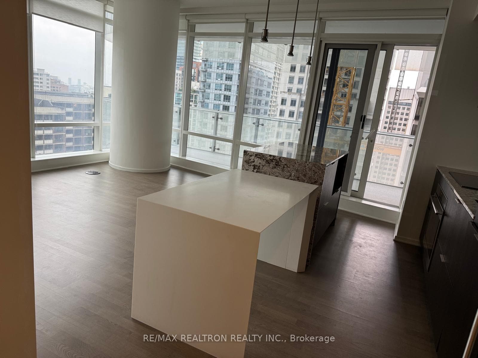 1 Bloor Street Unit 1707 photo 2