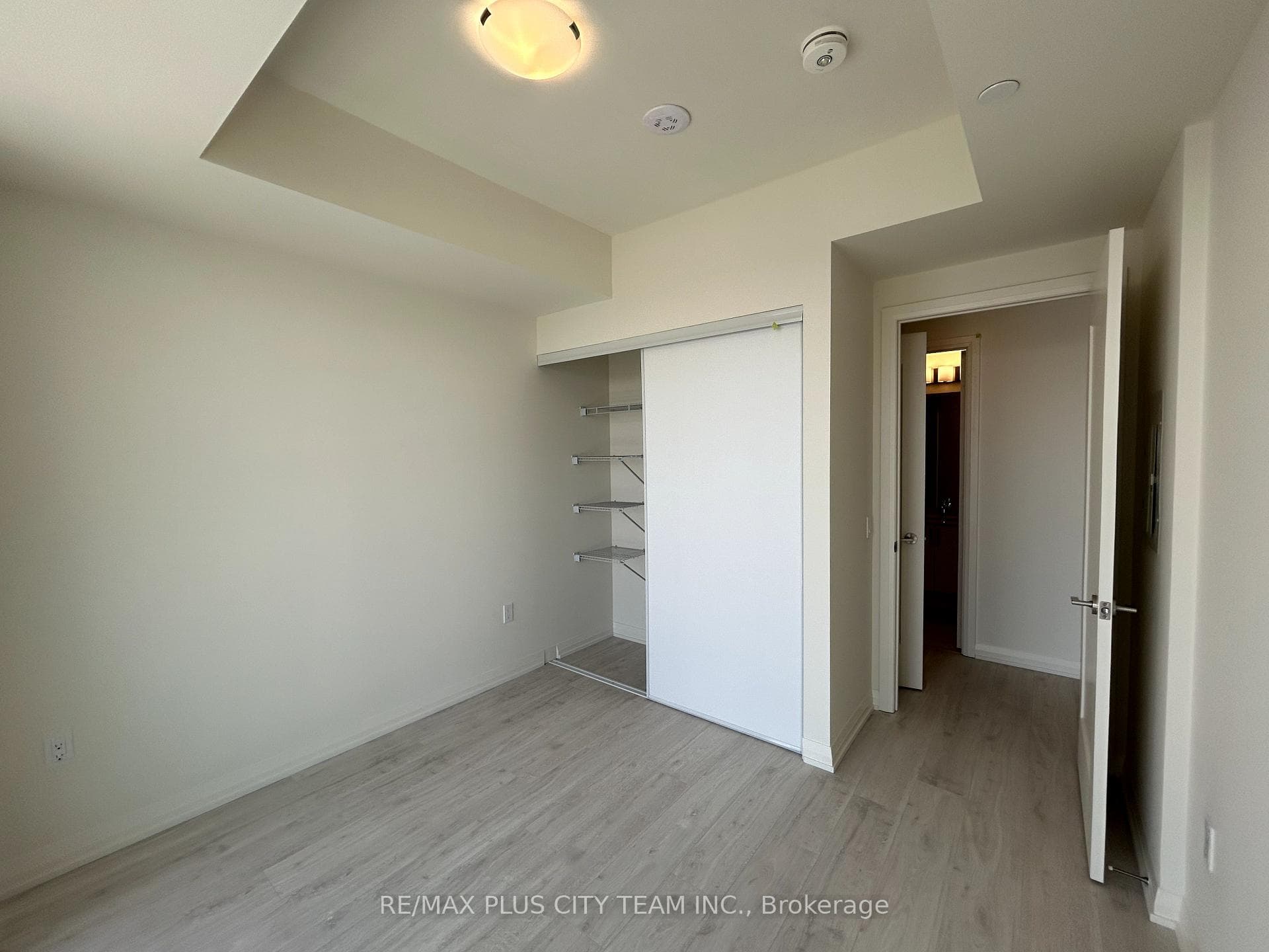 8960 Jane Street Unit 2123 photo 13