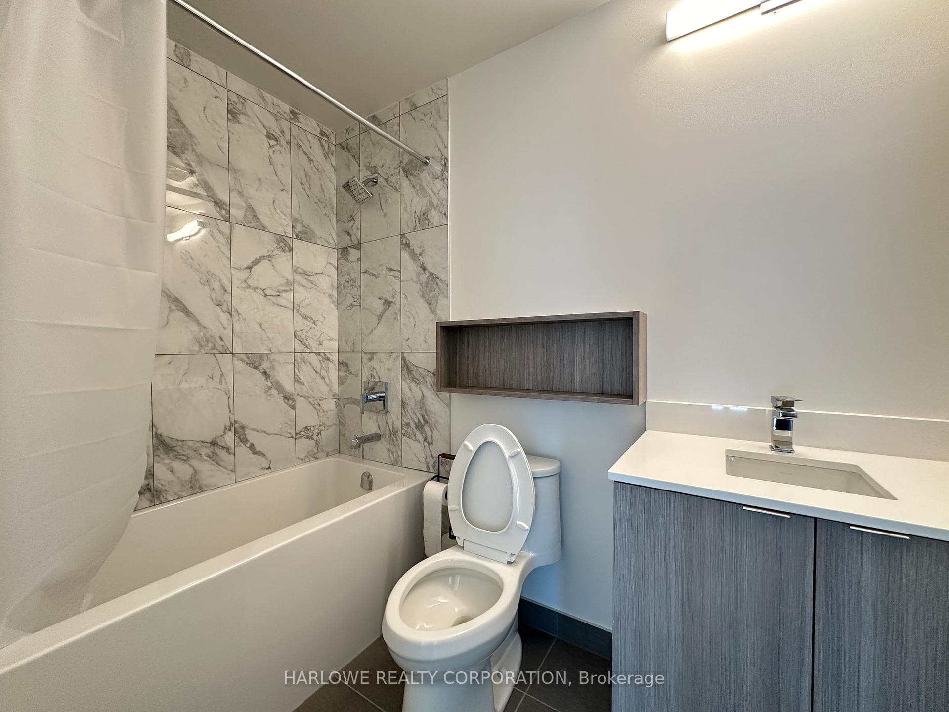 135 Lower Sherbourne Street Unit 1933 W photo 5