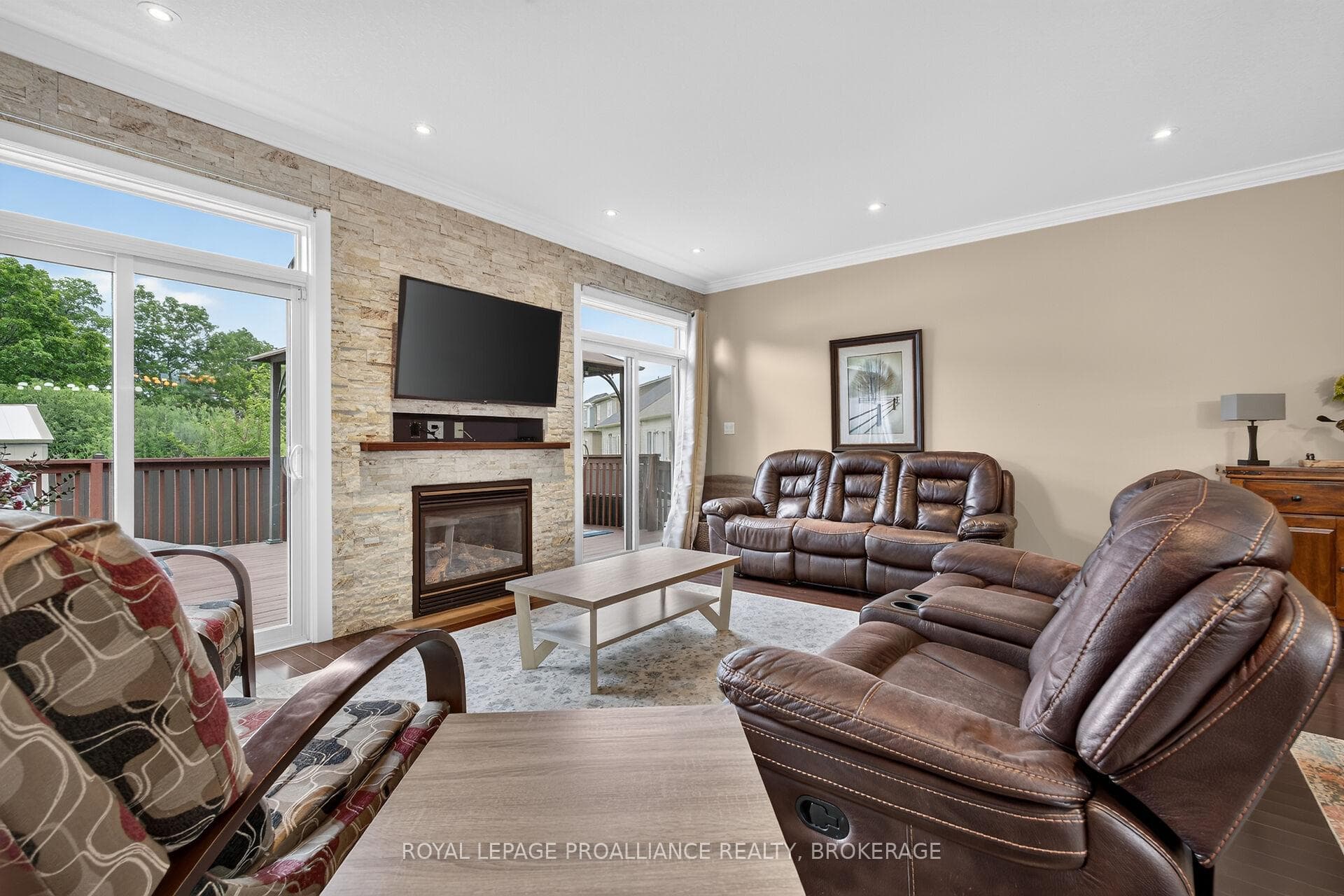 142 Gildersleeve Boulevard photo 8