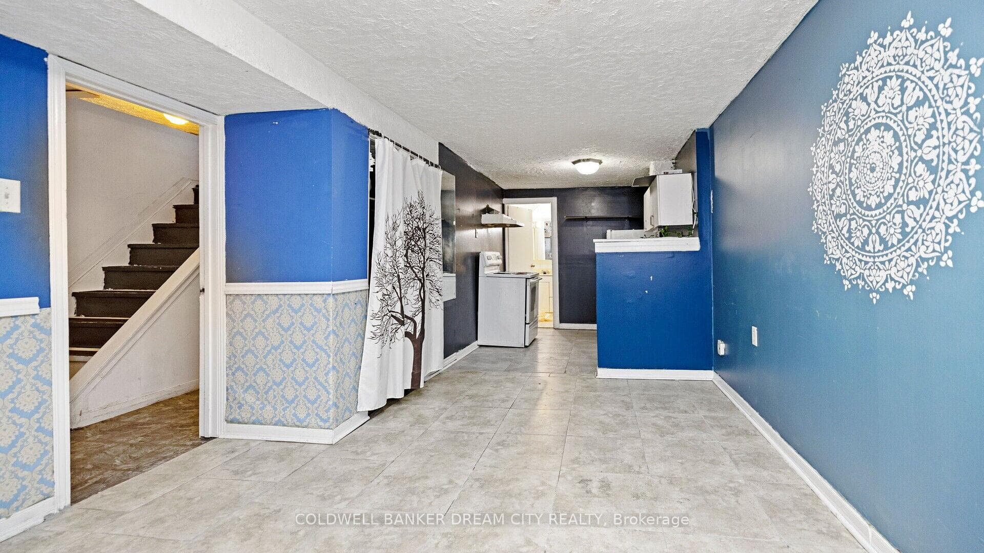 112 Hansen Road photo 25
