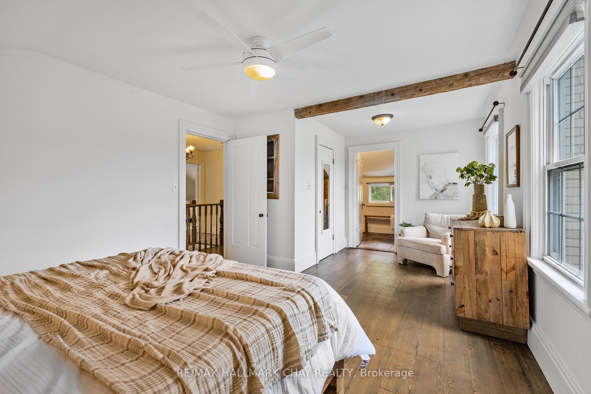 587 Lydia Street photo 36