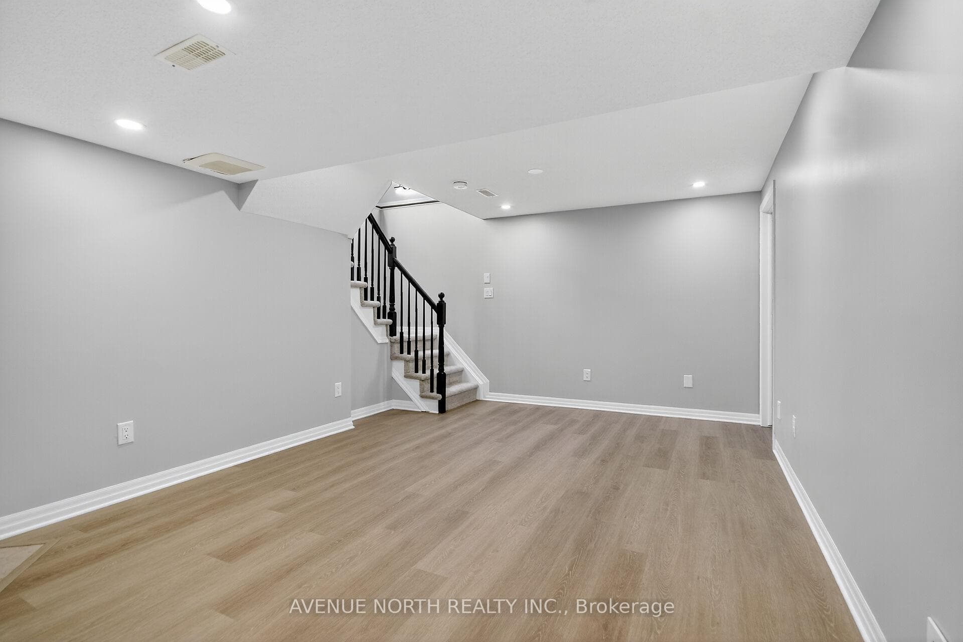 629 Sunburst Street photo 44