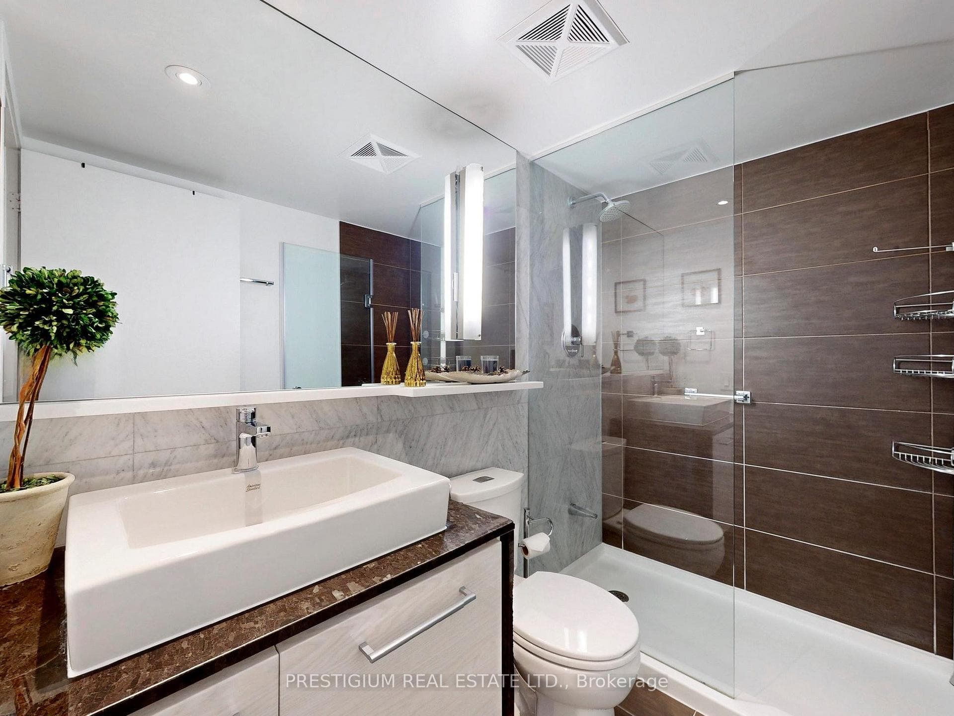 121 Mcmahon Drive Unit 1809 photo 22