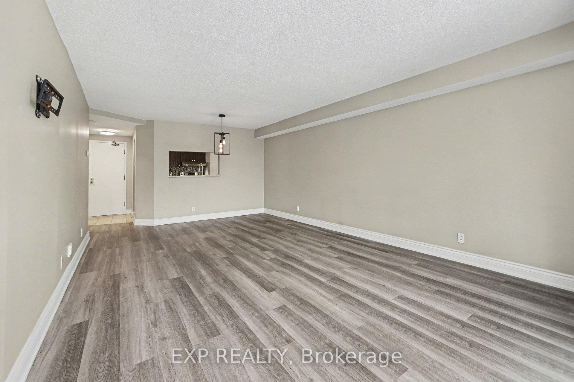 80 Sandcastle Drive Unit 404 photo 7