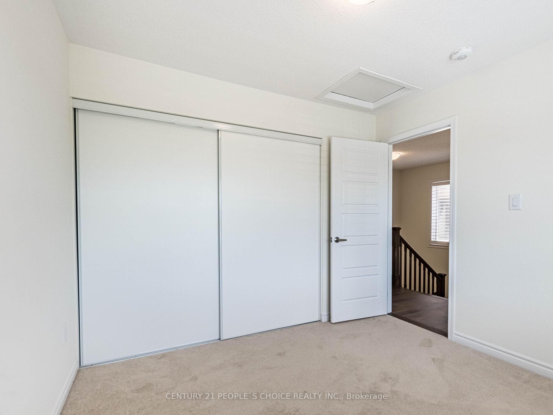 1404 Sycamore Gardens photo 40