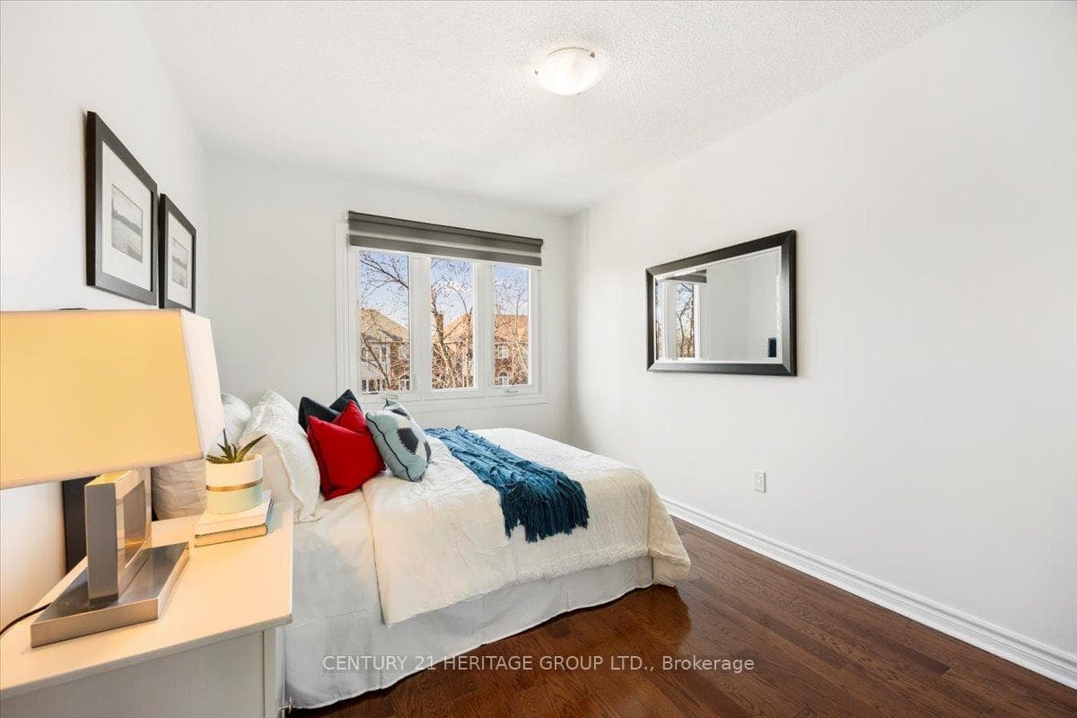 65 Thornway Avenue photo 22