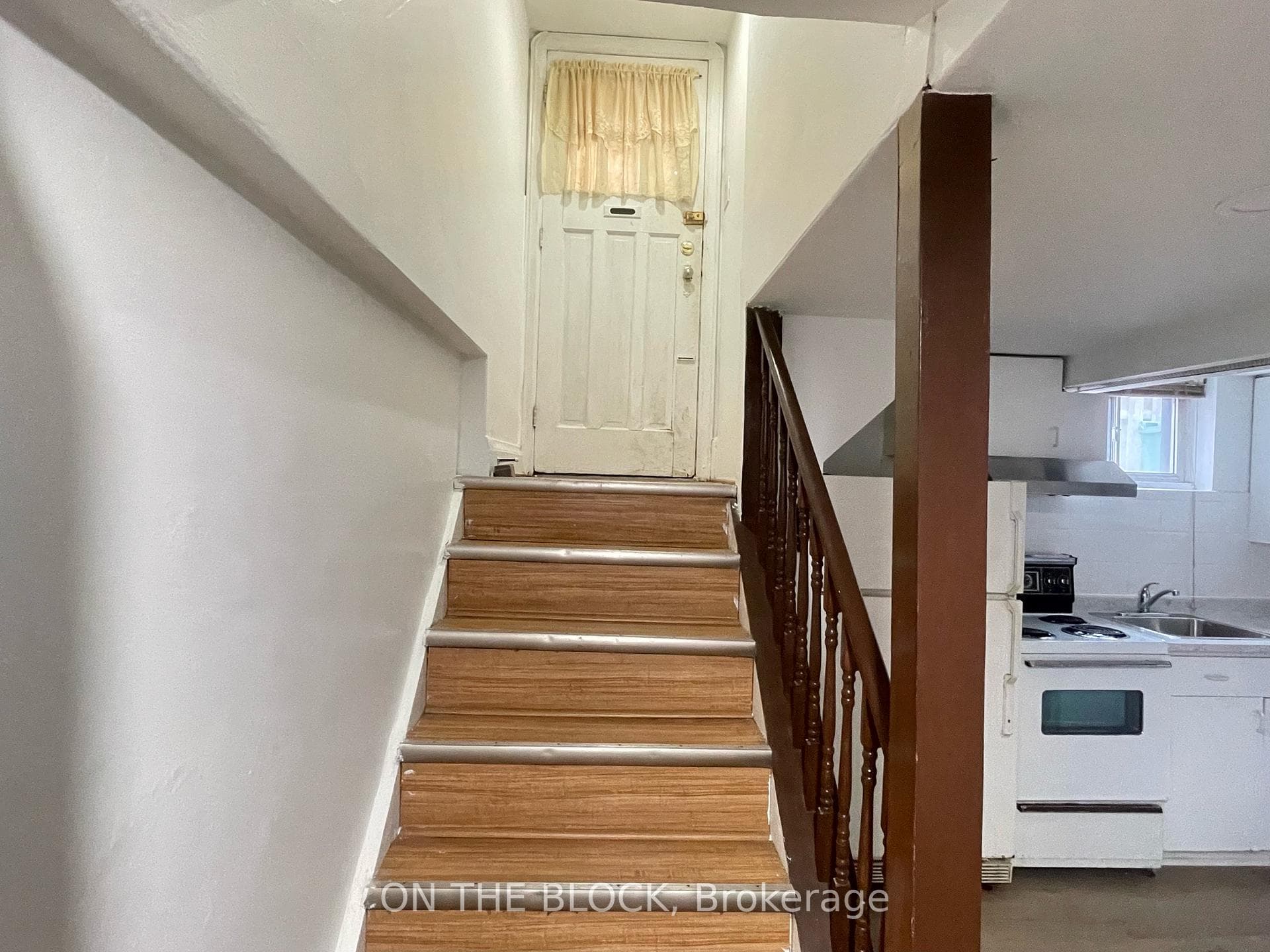 216 Donlands Avenue Unit (Bsmnt) photo 2
