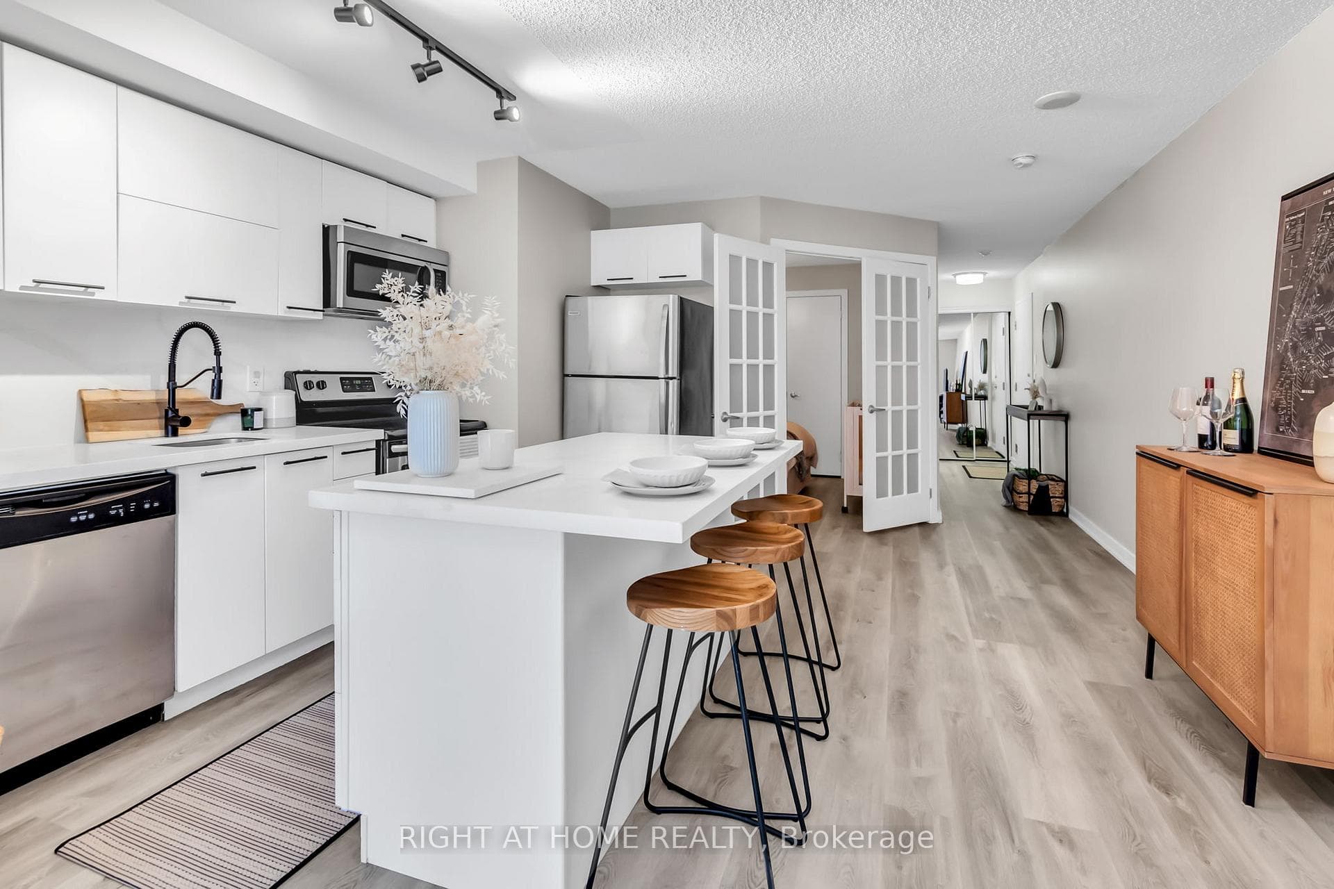 38 Joe Shuster Way Unit 629 photo 11