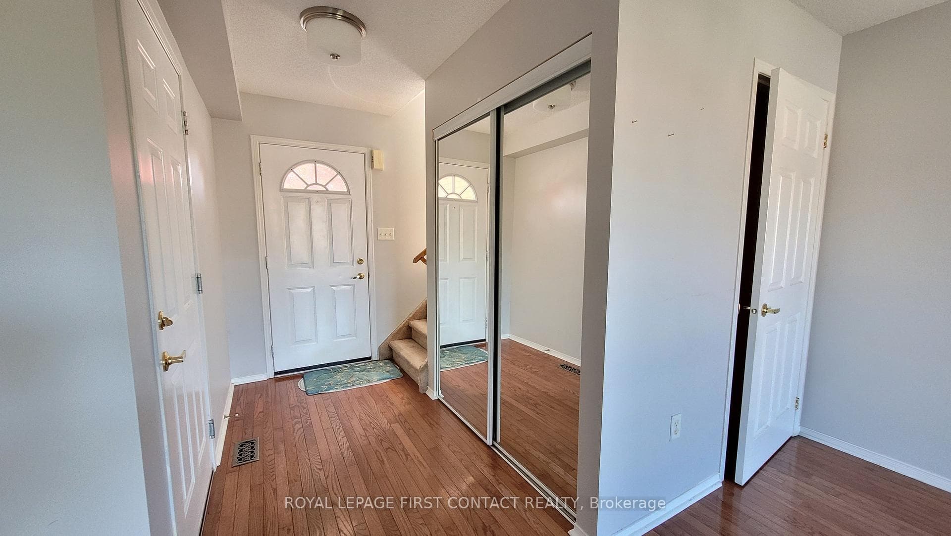112 Nathan Crescent photo 17