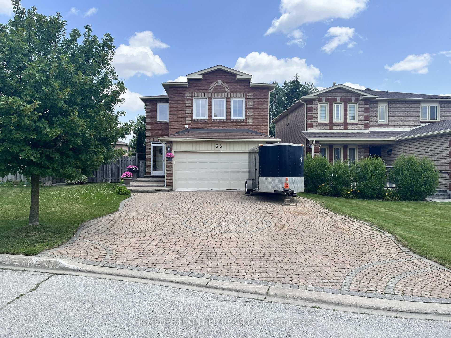 36 Tamara Drive photo 1