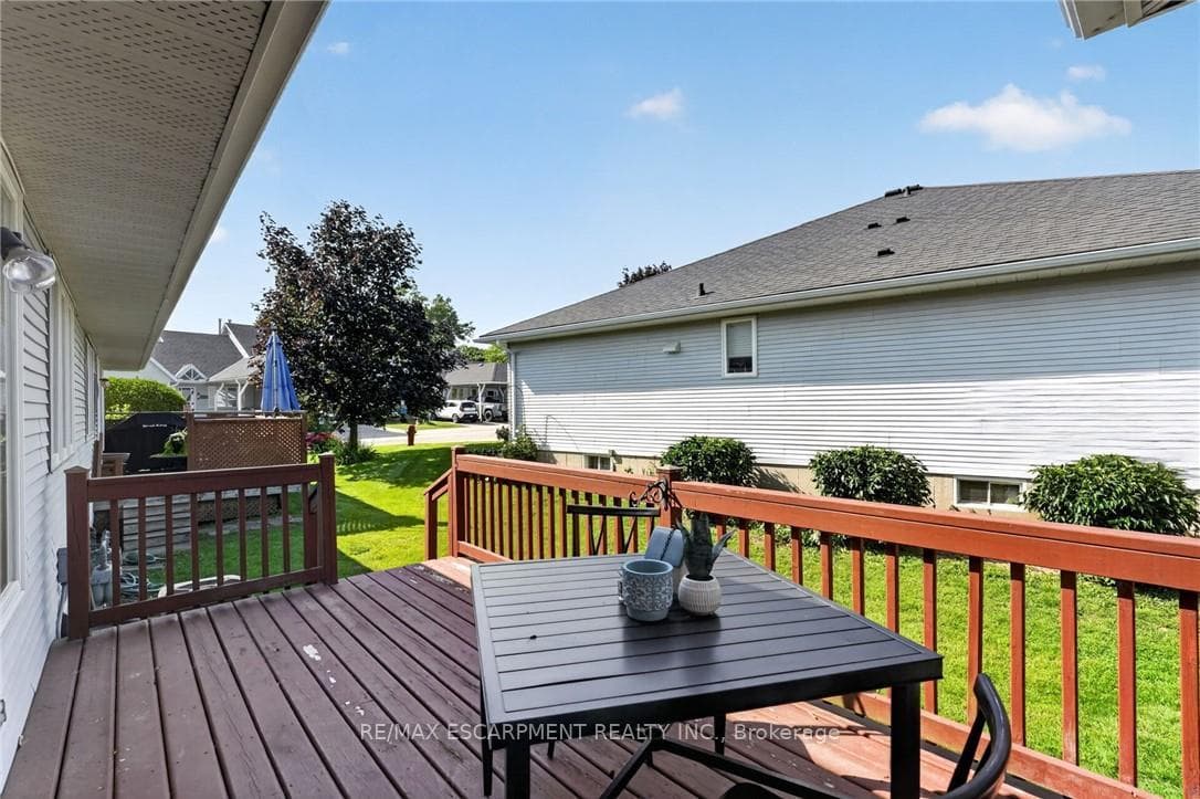 11 Garden Drive photo 31
