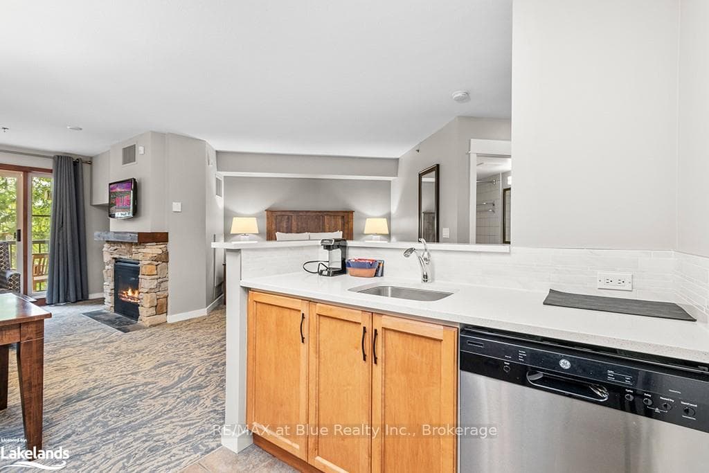 156 JOZO WEIDER Boulevard Unit 237 photo 3