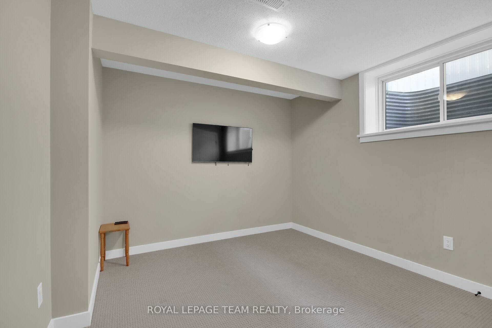 4th bedrm/hobbyrm in lower level
