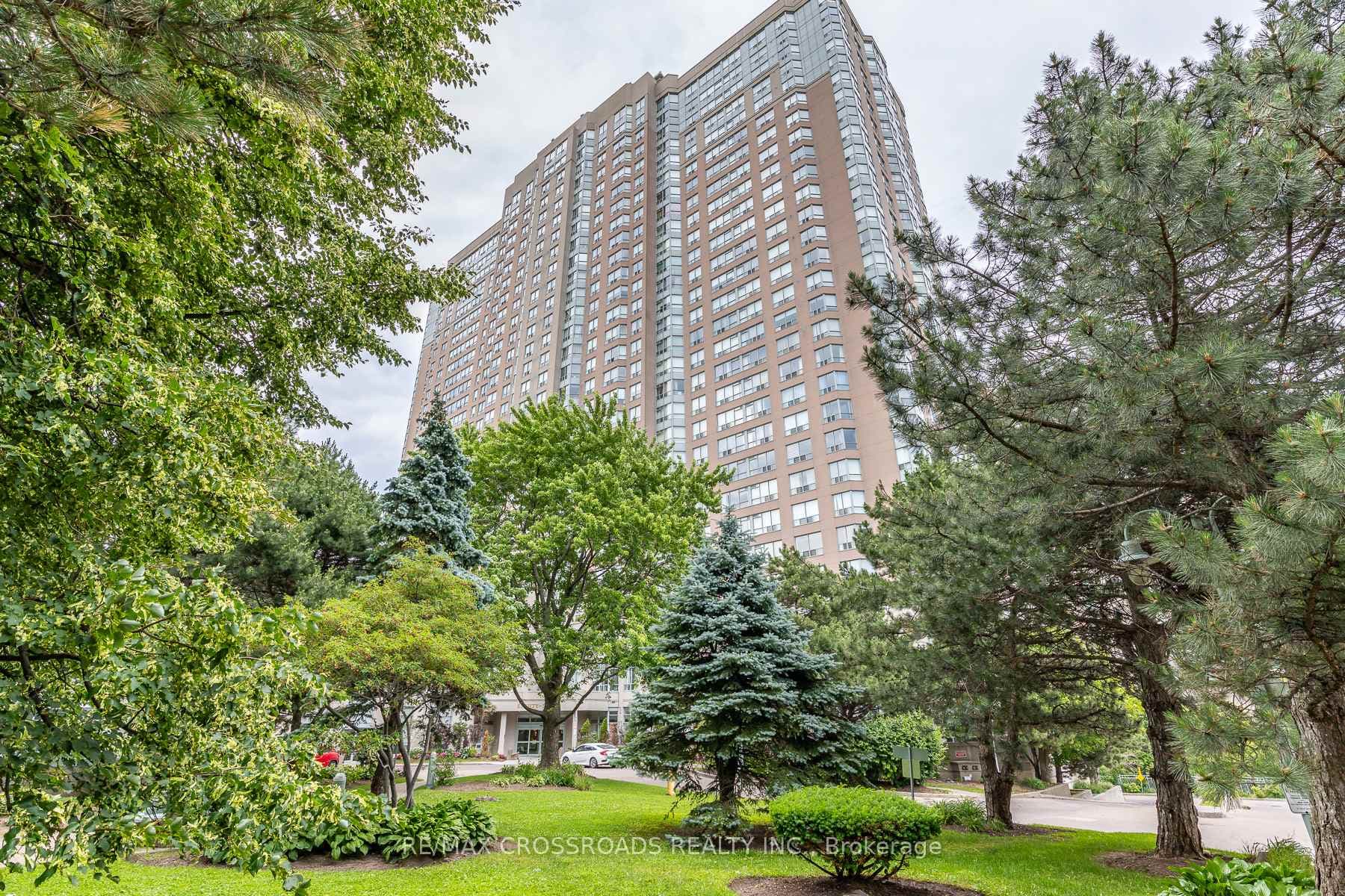 88 Corporate Drive Unit 1404 photo 1