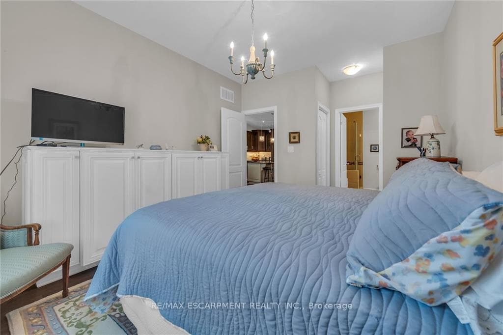 4 Toulon Avenue photo 21