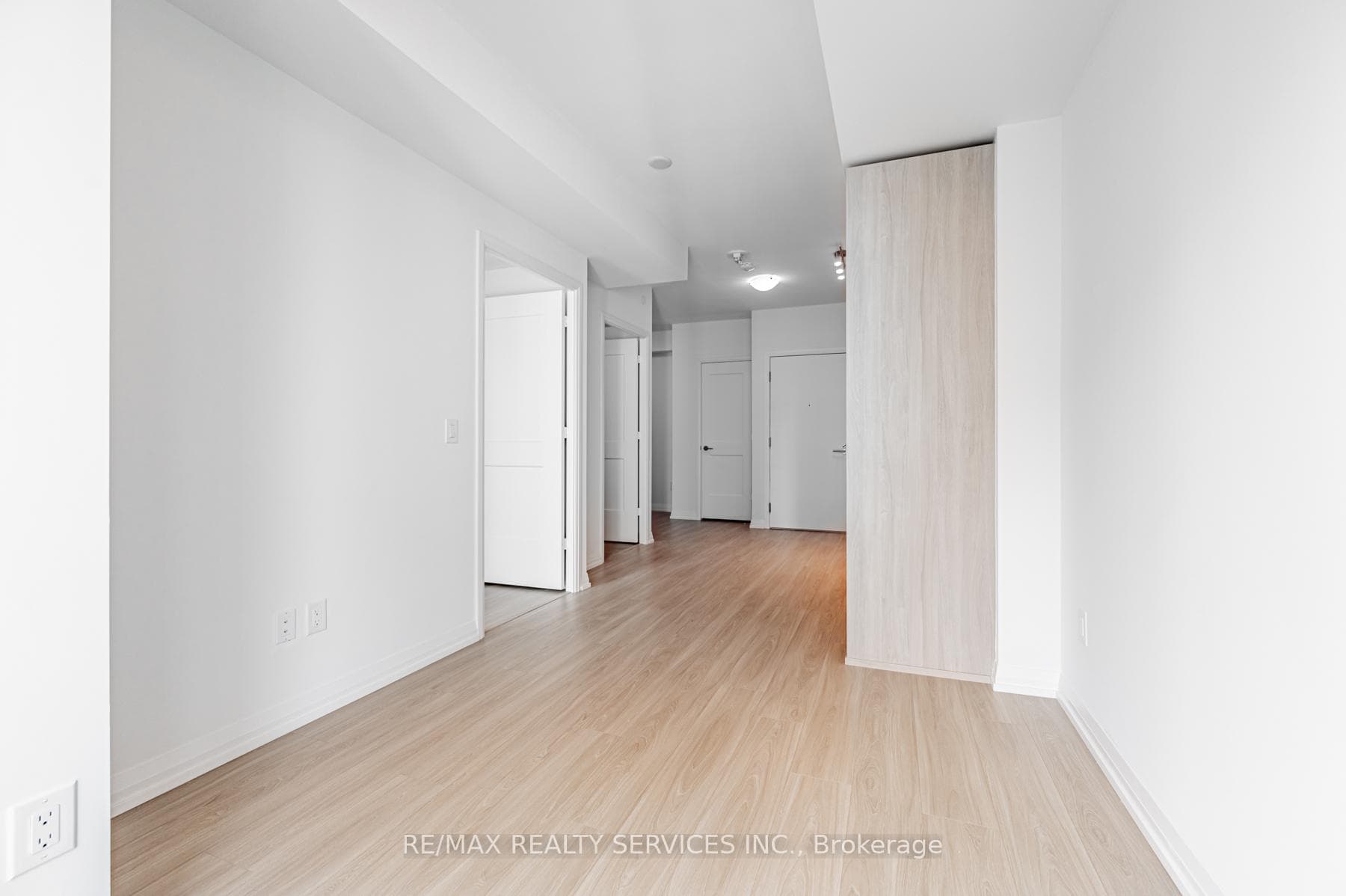 8 Widmer Street Unit 4207 photo 14