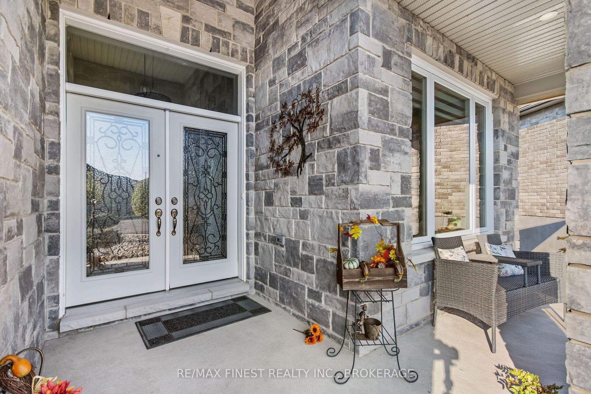 206 Pauline Tom Avenue photo 3