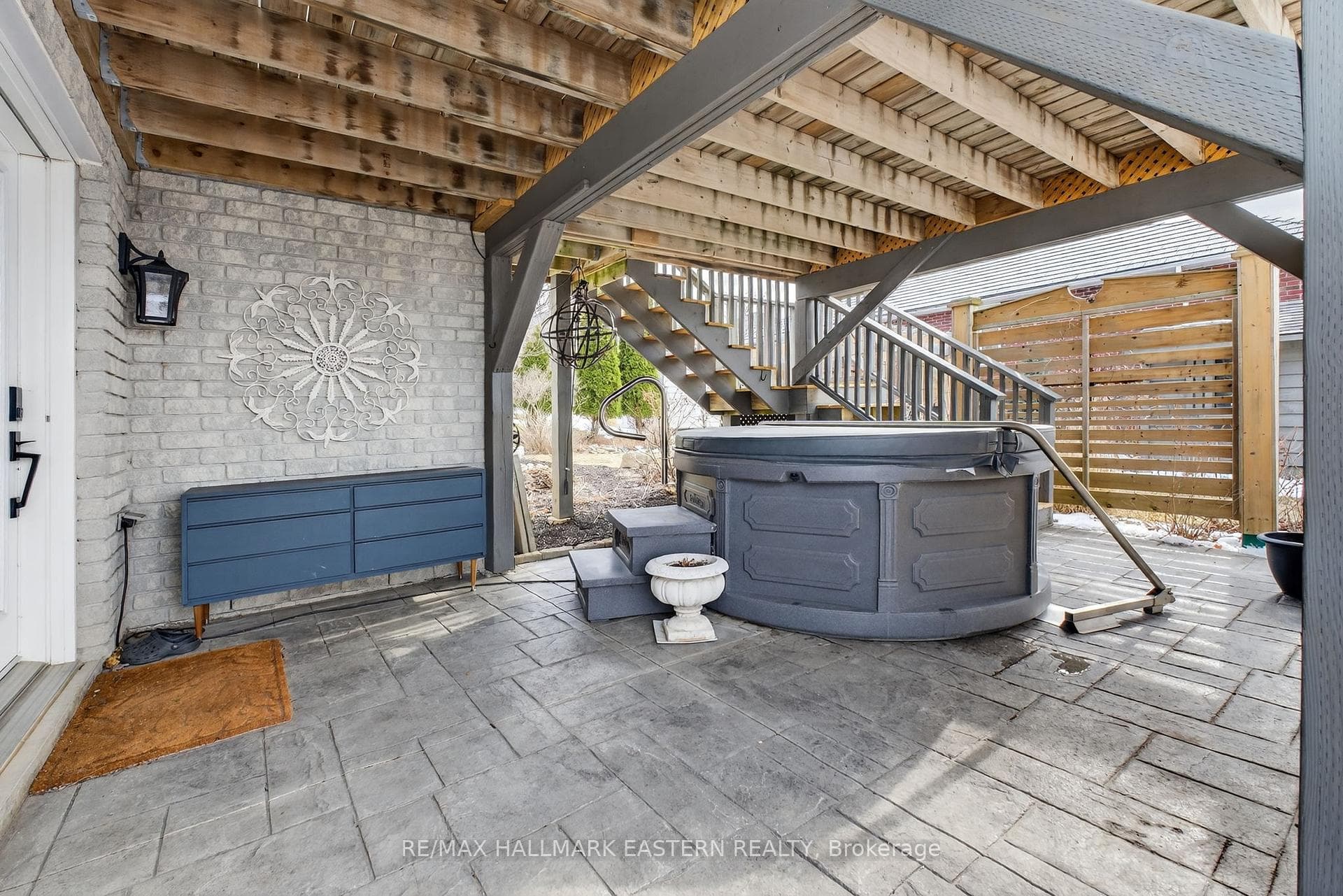 2543 DENURE Drive photo 40