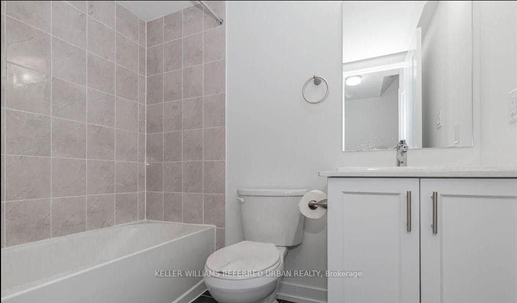 1579 Midland Avenue photo 12