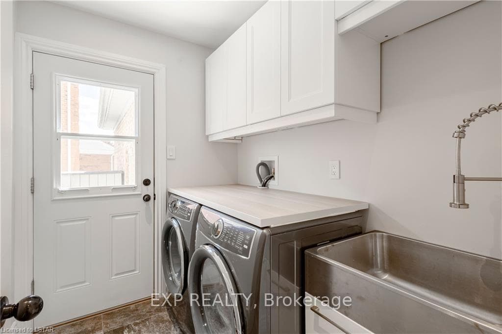 19 FALCON Court photo 23
