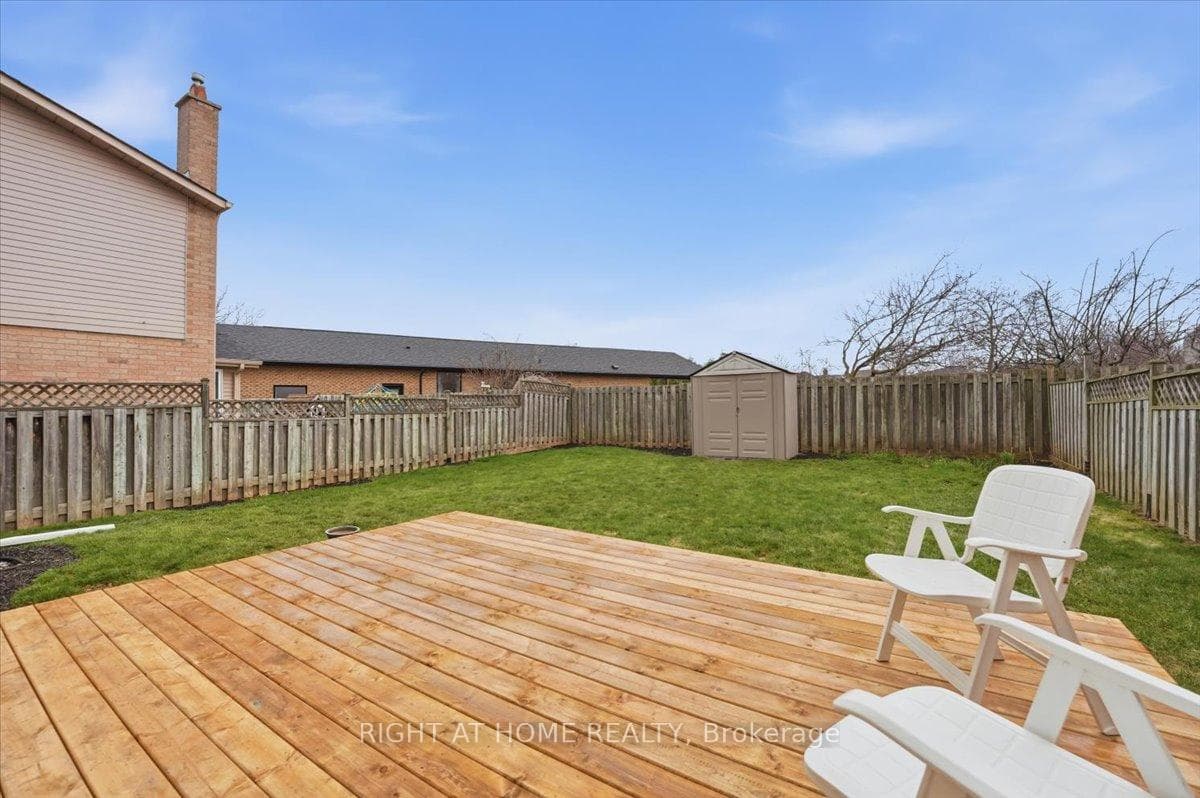 26 Ellington Avenue photo 43