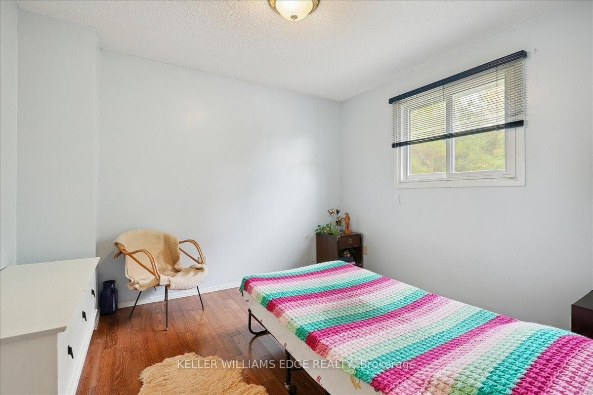 477 Deerhurst Drive photo 27